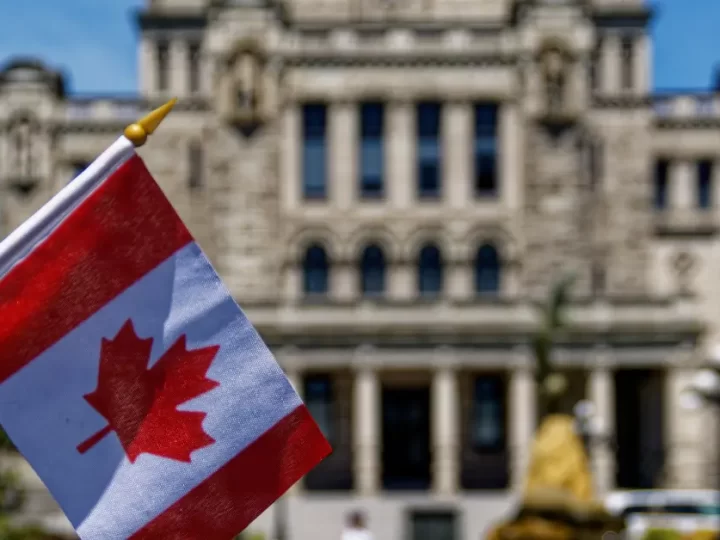 Cómo obtener una visa de trabajo en Canadá