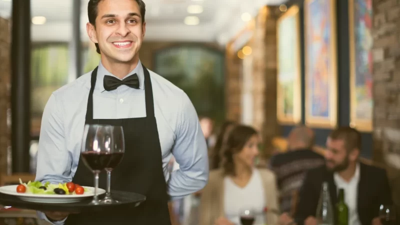 Buscamos personal para cubrir las vacantes de ayudante de cocina, lavaplatos, gerente